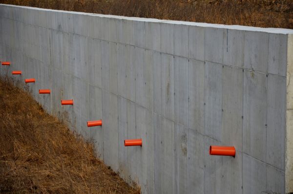 Cost of Retaining Wall Drainage in Largo